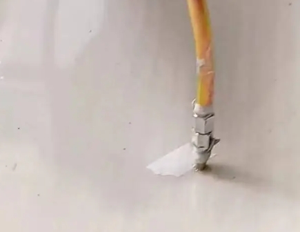 湟源瓷砖空鼓维修公司专业解答在瓷砖铺贴过程中，如果使用的砂料过粗（如全部使用了粗砂），可能会导致以下问题